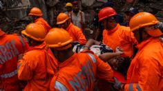 Las impactantes imágenes del colapso de un edificio en la India que dejó tres muertos y 11 heridos