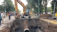 SACMEX trabaja a marchas forzadas en Iztapalapa para solucionar la megafuga de agua