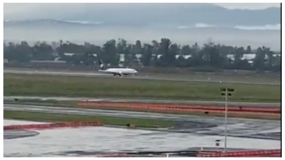 Un avión de Aeroméxico aterriza de emergencia en Jalisco.