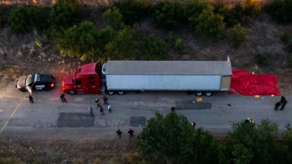 Un hombre escuchó un grito de auxilio desde el tráiler y lo reportó con las autoridades.