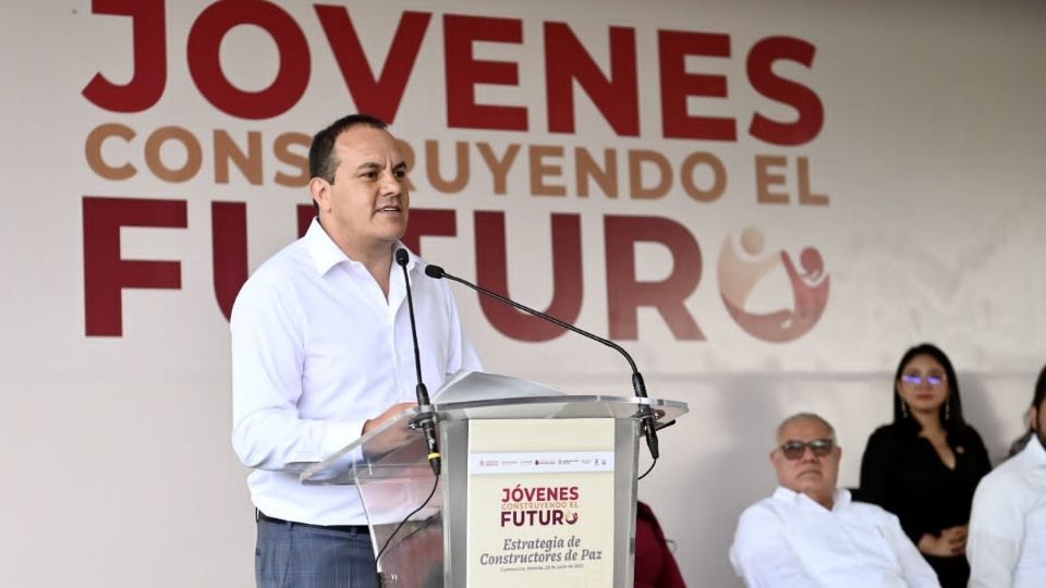 El gobernador aseguró que esto tiene la intención de mejorar las cosas para los jóvenes.