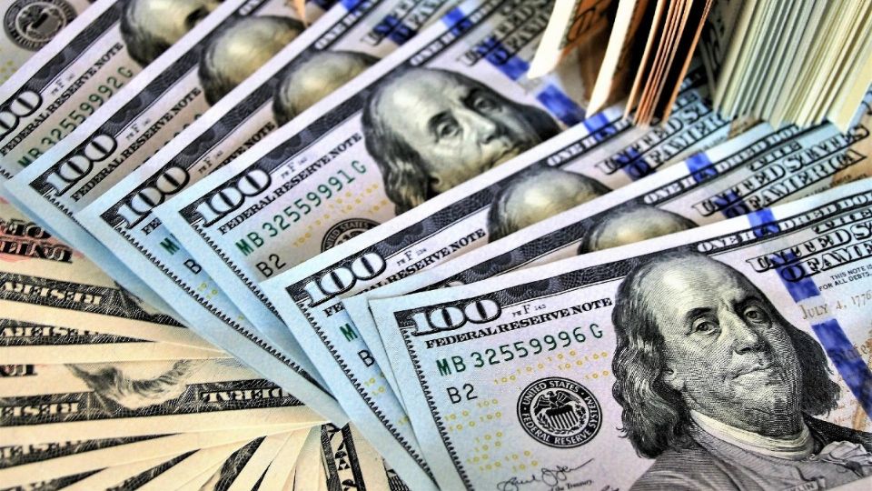 El dólar cayó 1.25 por ciento frente al peso mexicano