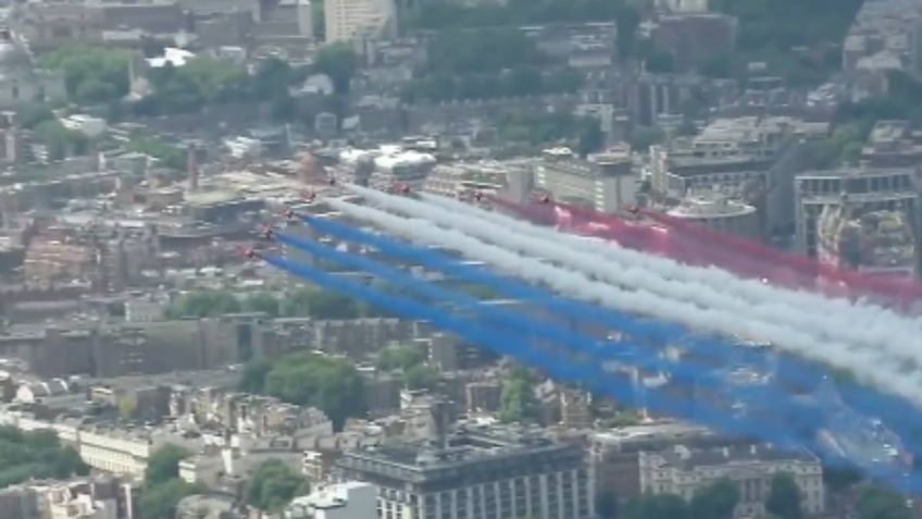 Captan misterioso y veloz objeto volador en espectáculo aéreo del jubileo de la Reina Isabell II: VIDEO