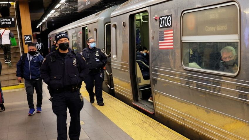 Hombre acosa sexualmente a un menor de 17 años en el Metro de Nueva York