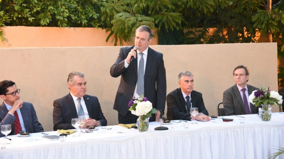 Marcelo Ebrard y Tatiana Clouthier se reúnen con empresarios mexicanos en Los Ángeles