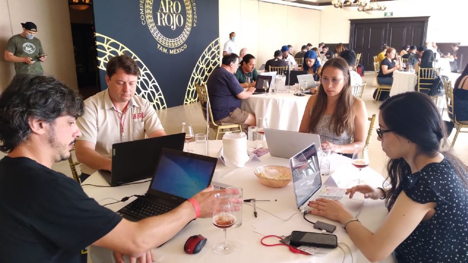 Participan más de mil marcas de cerveza en la competencia