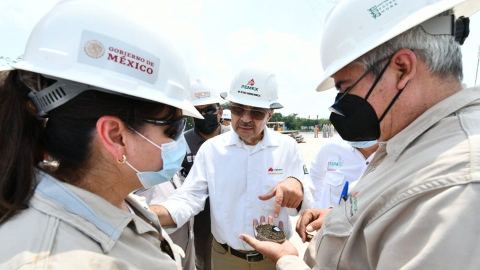 “Las tareas de exploración continúan con muchísima intensidad, y todos los días estamos atrás de la exploración y atrás de la producción', señaló el director de Pemex