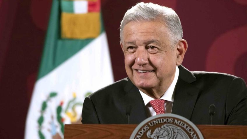 Ante “decadencia” en la oposición, AMLO recomienda separación