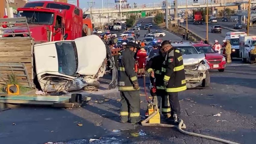 Tráiler se queda sin frenos en Aguascalientes e impacta a 12 vehículos