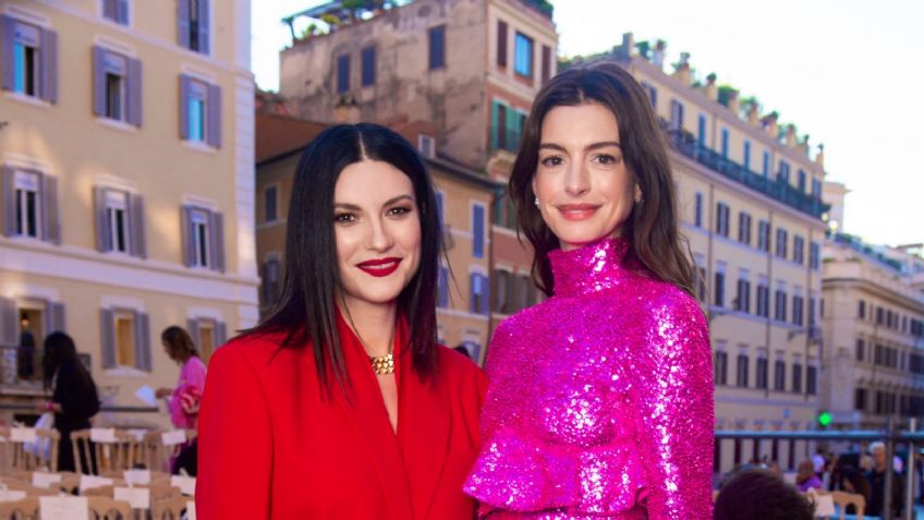 Laura Pausini y Anne Hathaway posan desde Roma y se llevan todos los elogios | FOTO