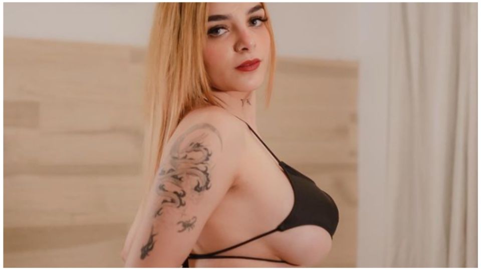 Karely Ruiz presumió su nuevo tatuaje.