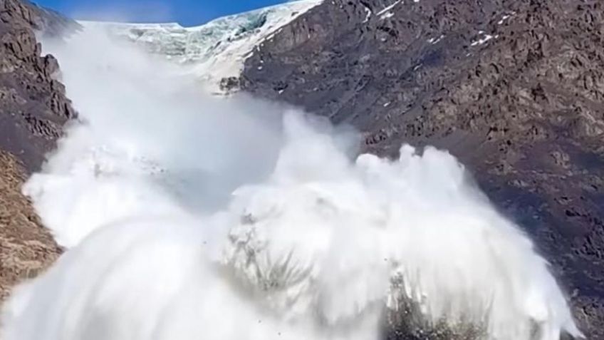 VIDEO capta momento exacto en el que turistas son alcanzados por una avalancha