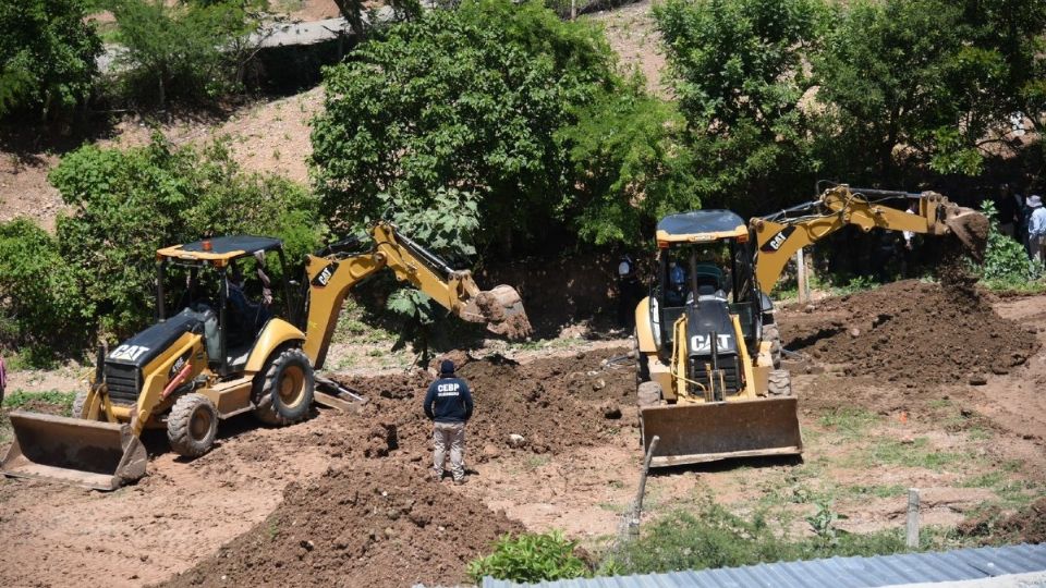 La organización a la que habrían pertenecido usó excavadoras para realizar pozos con más de cuatro metros de profundidad