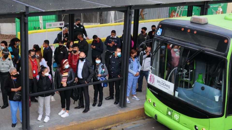 300 autobuses de la RTP brindan servicio de apoyo a la Línea 1 del Metro.