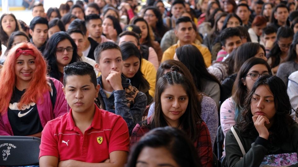 Claudia Sheinbaum acudió al Instituto Rosario Castellanos