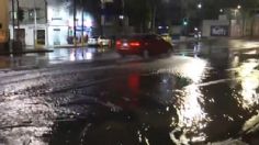 Se registra una enorme fuga de agua sobre la avenida Canal del Norte, miles de litros se desperdiciaron