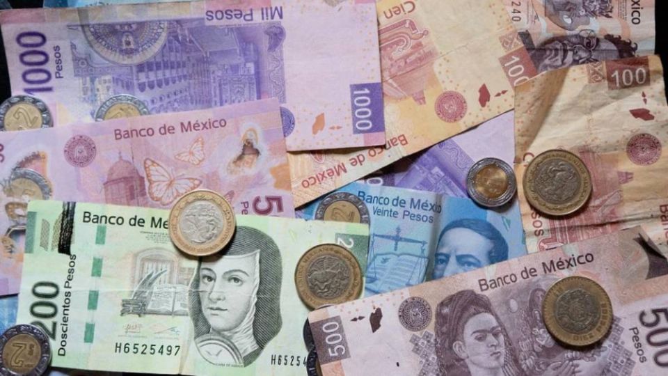 AMLO recordó que en el año 2000, China tenía el salario mínimo en 50 dólares, México en 100.