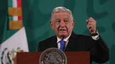 AMLO lanza defensa legal a favor de presidenciables de Morena