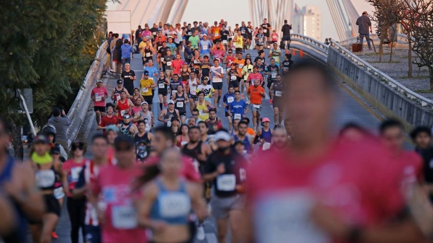 Metrobús anuncia cierre de estaciones para el domingo por el Medio Maratón de la CDMX