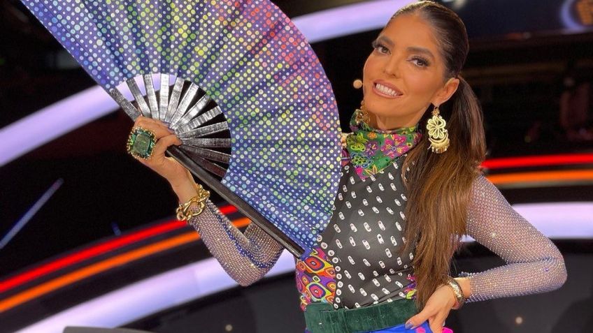 La Academia 20 años: Ana Bárbara deslumbra con look estampado y coleta | FOTO