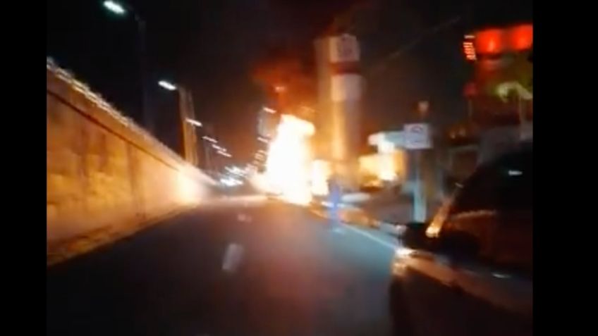 Muere conductor en terrible accidente vehicular; el auto se incendió cerca de la entrada del AIFA | VIDEO