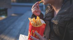 Exempleada de McDonald's revela la razón por la que "nunca" deberías pedir papas fritas