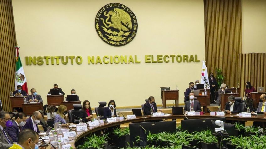 INE llama a presidenciables del PRI a sujetarse a las reglas electorales