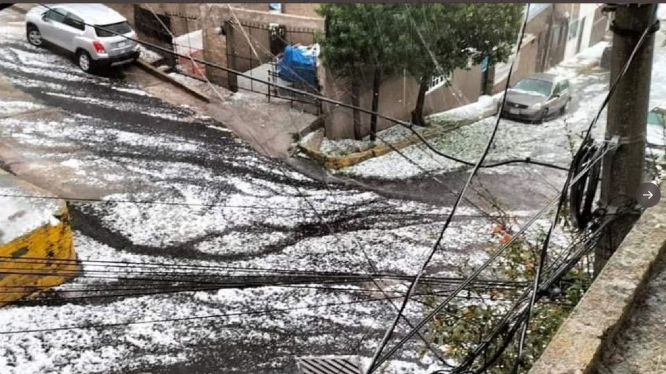 Se presentó una fuerte granizada en Atizapán