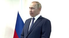 El video más incómodo de Vladimir Putin: el presidente turco lo dejó esperando y sus gestos lo dicen todo