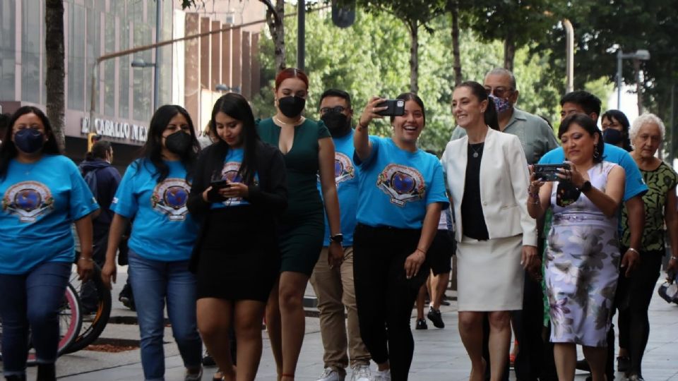 Claudia Sheinbaum se reunión con los Dreamers en la Ciudad de México