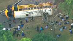 Las impresionantes fotos de la volcadura de un autobús escolar que dejó 36 heridos