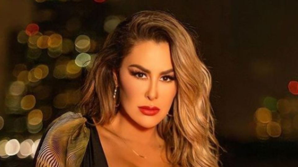 Ninel Conde presume su figura con reveladores bikinis