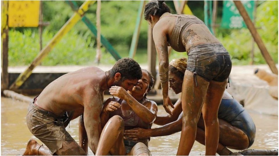 El equipo halcón consiguió la victoria por la comida, pero perdió a Fátima