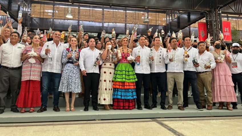 Inaugura gobernador de Oaxaca, Alejandro Murat, Feria del Mezcal