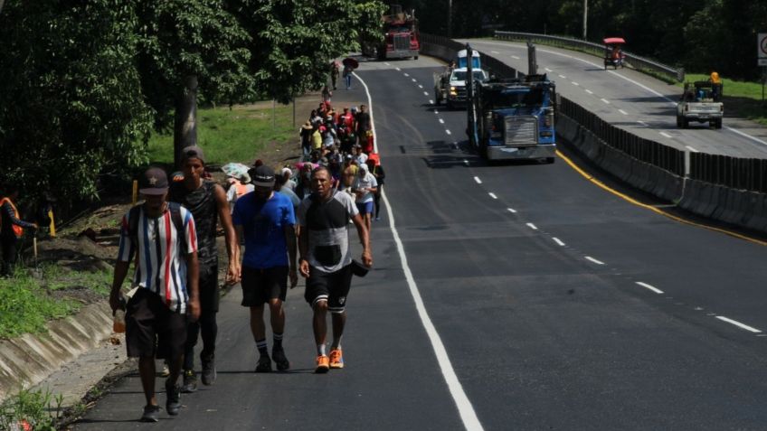 Migrantes venezolanos improvisan caravana en Tapachula; buscarán el sueño americano