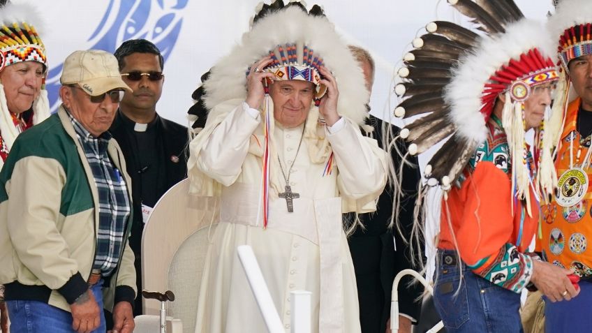 Papa Francisco pide perdón por obligar a niños indígenas de Canadá a educarse en internados