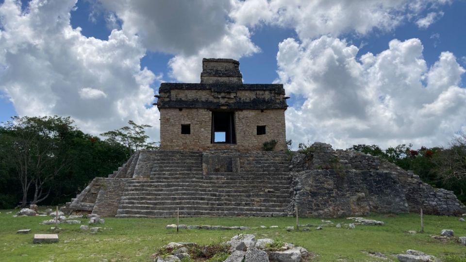 Zona arqueológica de Dzibilchaltún en Yucatán.