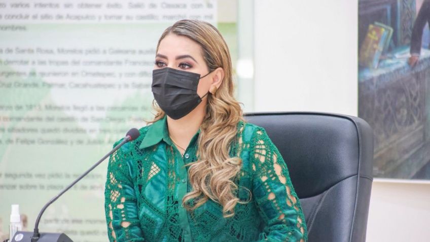 Evelyn Salgado informa que Petatlán contará con seguridad permanente tras retención de policías