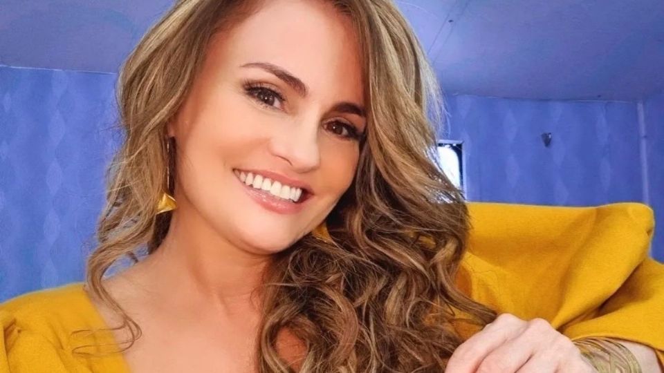 La cantante y actriz luce su lado más sensual y atrevido en redes sociales.