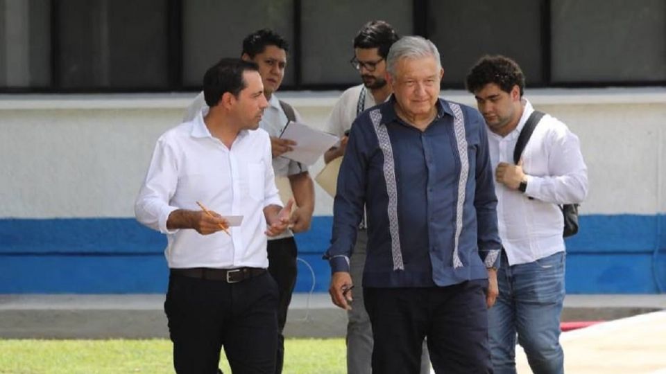 El presidente López Obrador y el gobernador Mauricio Vila, en Yucatán