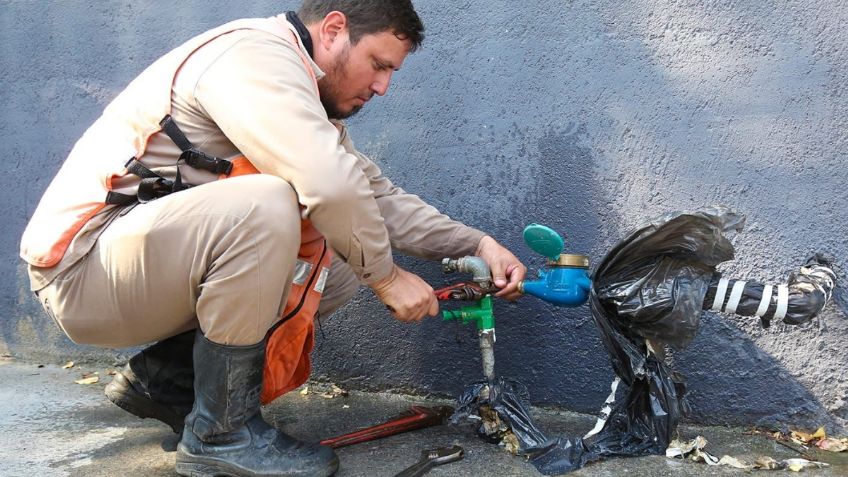 Nuevo León instala 2 mil reductores de agua a grandes consumidores 