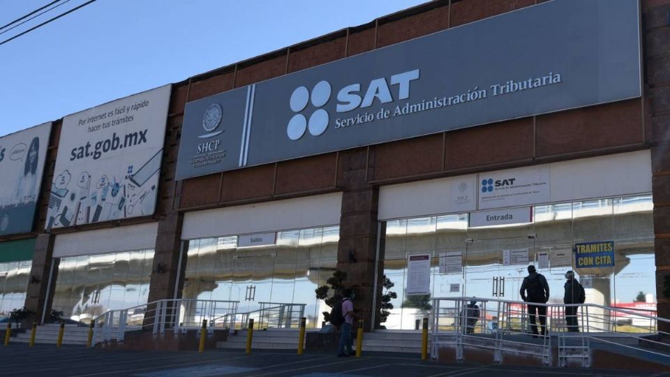 AMLO reconoció el trabajo del SAT.