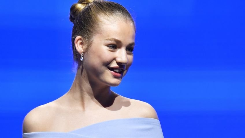 Como la Cenicienta, la princesa Leonor impone estilo con un precioso vestido azul