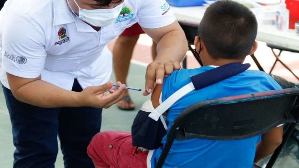 La secretaria de Salud capitalina dijo que seguirán con la vacunación de menores.