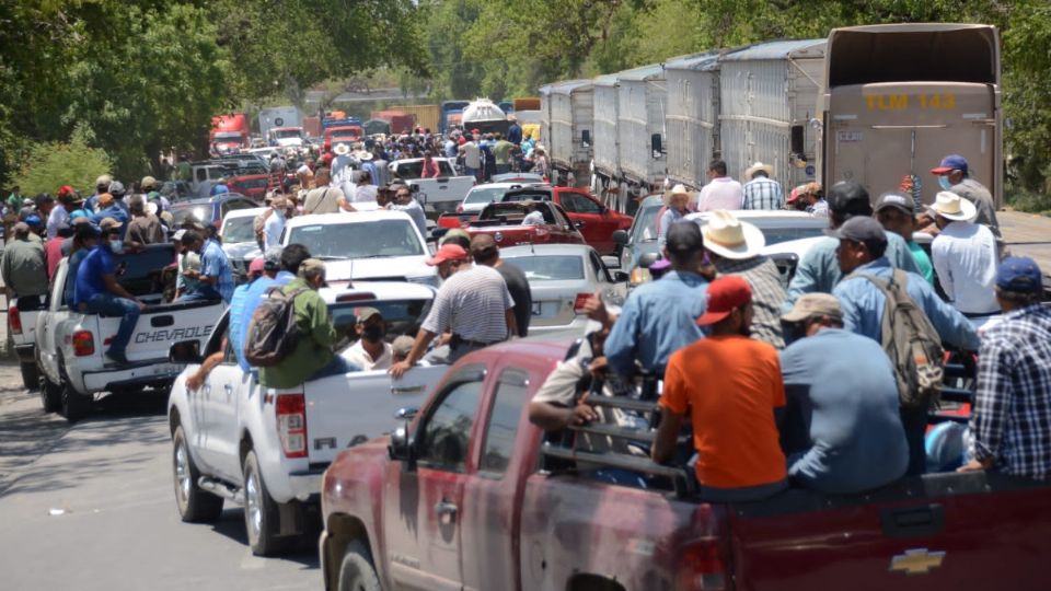 Un contingente de más de 600 personas salió de la cabecera municipal de Hidalgo.