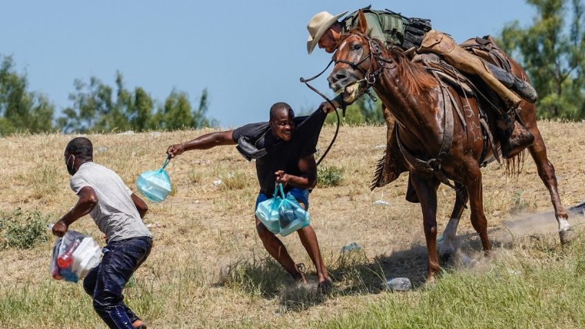 Informe revela que Patrulla Fronteriza de EU no azotó a ningún migrante haitiano en 2021; castigan a 4 agentes