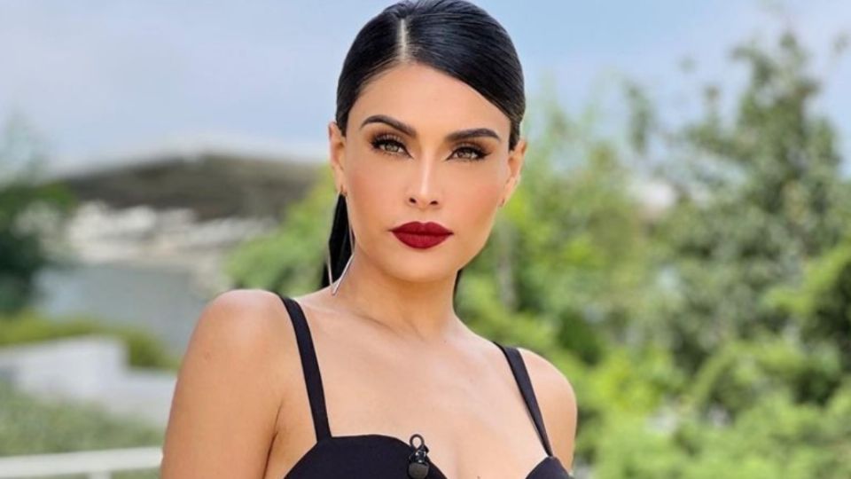 Kristal Silva dio cátedra de estilo con un look elegante