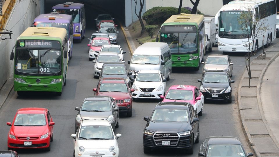 Los autos con engomado verde, placas con terminación 1 o 2 y hologramas 1 y 2, descansarán en esta jornada.