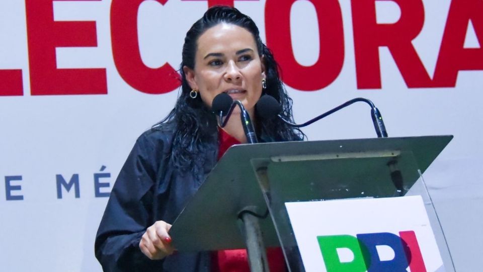 Ojalá la gobernadora sea millennial, bromea Alejandra del Moral, aspirante a Edomex 2023.