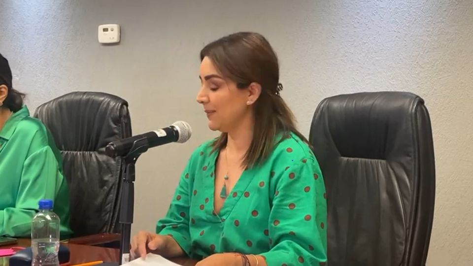 Diputada de MC presentando iniciativa legislativa